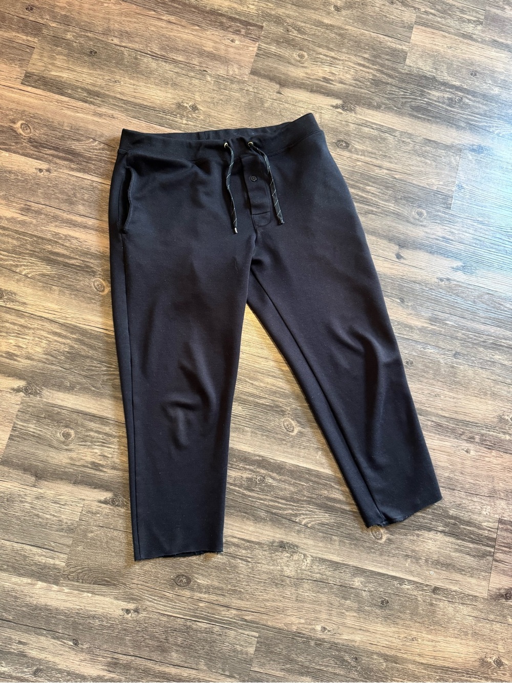 Fruit of the Loom Black Men’s Cropped Jogger Pants with Drawstring